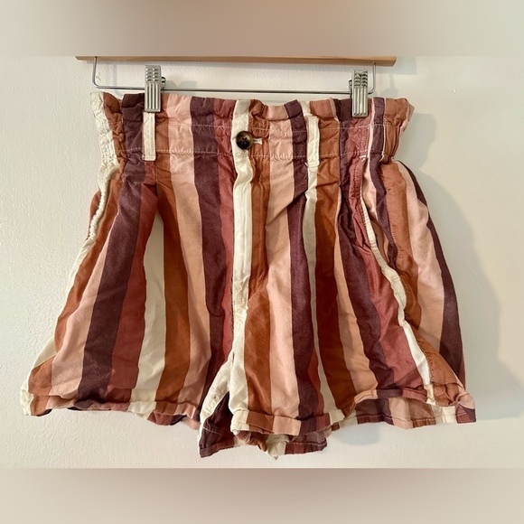 Madewell Pants - Madewell Paperbag Shorts in Rainbow Stripe Size 00​​​​​​​